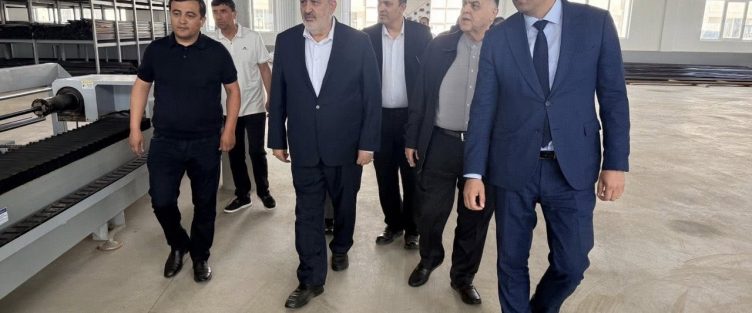 ТАШРИФИ ҲАЙАТИ ҶУМҲУРИИ ИСЛОМИИ ЭРОН ТАҲТИ РОҲБАРИИ ВАЗИРИ НЕРУИ ЭРОН ҶАНОБИ АББОС АЛИОБОДӢ БА МОИ “СУҒД”