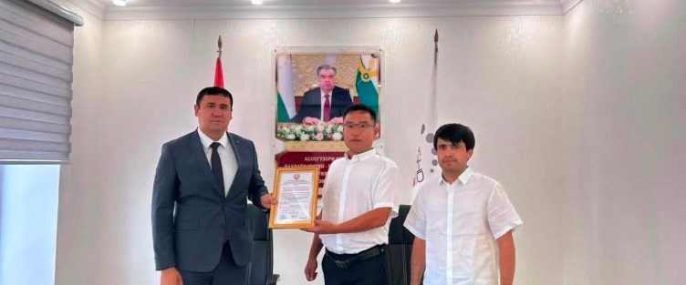 PRESENTATION OF THE CERTIFICATE TO THE NEW RESIDENT OF THE SUGHD FREE ECONOMIC ZONE – LLC “OSMONI ORZUHOI SUGHD”